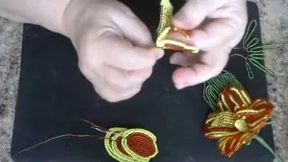 Цветок канны из бисера.  Мастер - класс.