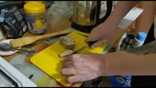 Жарим сало (шкварки) и хлеб на топлёное сале