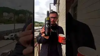 Есть дебилы,которые говорят,что я не пробовал нормальное шампанское.Да,нормальное попадается редко)