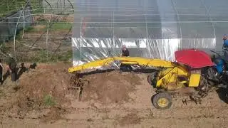 On bâche la serre