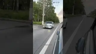 Меня преследует какая то машина! 