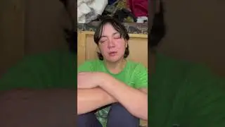 Валя будит боденьку на работу