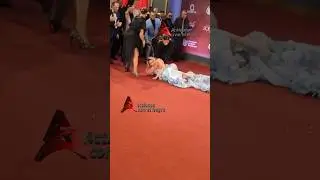 INCREIBLE❗️❗️ KAREN YAPOORT SE CAE en la alfombra de Premios Soberano #youtube #rd #alofoke