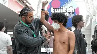 Giving Smelly Gamers Deodorant @ TwitchCon