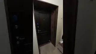Входная дверь с широким откосом