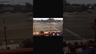 Race Cars Almost Collide In World Figure 8 Race