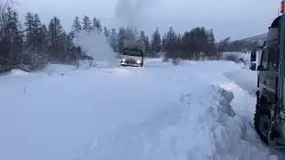 Камазик едит