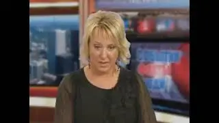 Ведущая не может удержаться от смеха
