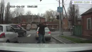 Проучил учителя балончиком!