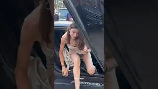 SEXY MODEL ARRIVES IN LAMBORGHINI AVENTADOR 