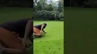 Amazing Putt with a Pool Cue!  #golf #amazing