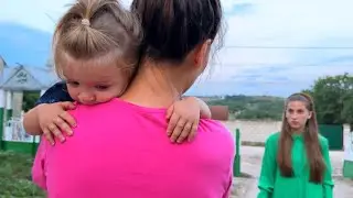 MAMA Bogată a ABANDONAT-O PE FICA EI 😭/ Istorioară tristă