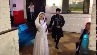 Парный дагестанский танец Лезгинка