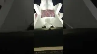 Арангутанг на свободе / прячься где можно !!!