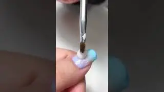 Мужчина мастер маникюра
