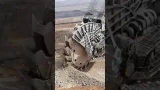 роторный экскаватор в работе