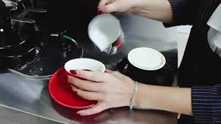 Приготовление кофе на профессиональной кофемашине Nuova Simonelli
