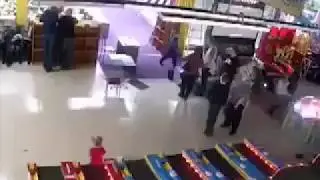 Показания охранника ТЦ в Кемерово восстановили пожар по мину
