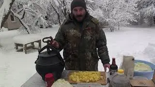 Афганский казан. Копченые ребрышки с капустой. Готовим на природе зимой.