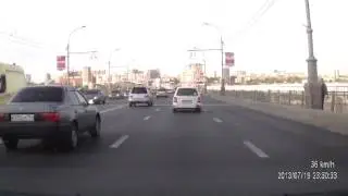 Водитель реанимации уснул и собрал всю очередь