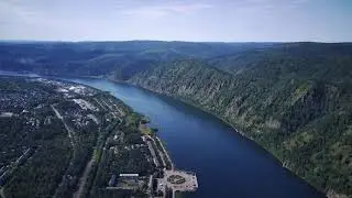 К ГЭС Красноярской