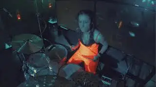 Funk Soul Brothers - drumming by Nelli Bubujanca