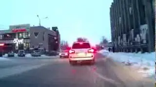 Омск. Lexus LX на красный свет