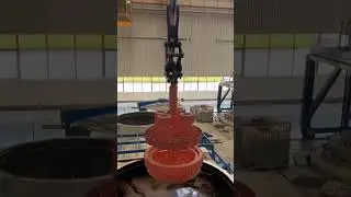 Термообработка крупногабаритных деталей в шахтных закалочных печах, отпуск в  ваннах #shortvideo
