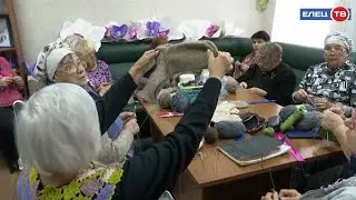 «Вязальный батальон»: ельчане присоединились к  патриотической благотворительной акции