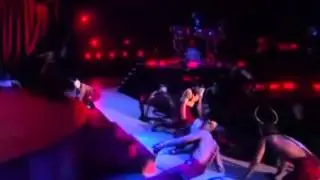 MORAtvnews. - LA CAIDA DE MADONNA EN PLENO ESPECTACULO