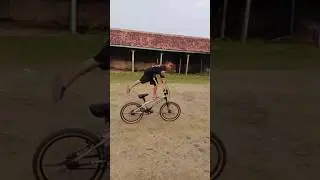 Si bocil banyak gaya #shortvideo #sepeda #narifchanel #subscribe #shorts #short #bmx