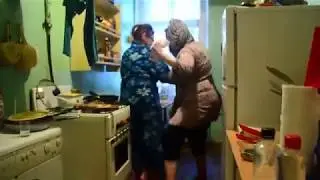 Питерские пенсионерки в поддержку ульяновских курсантов