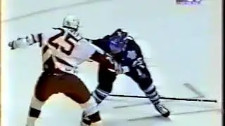 Darren McCarty vs Tie Domi Round 2