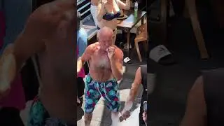 Пятница у деда началась на пенной вечеринке отлично 👍