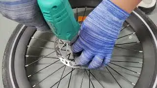 Carbon replaces front brake discs
