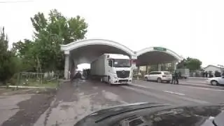 Yulduz Usmonova Sirdaryoga yordam karvoni bilan yetib bordi.