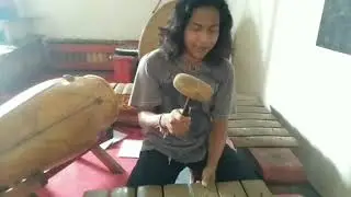 Tukang kendang Ki Mantep Soedarsono berbagi ilmu gamelan