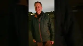 Антон Логовник стоит на гвоздях  марсовом поле в 5 утра