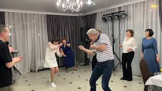 A guest's hilarious dance bombed the anniversary in KHLAMINU