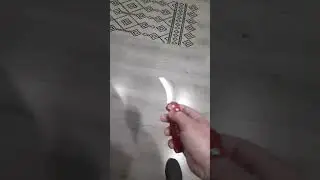 One hand knife flip open/close