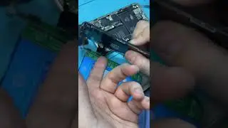 True Tone. iPhone X. Достаём из платы и переписываем на новый дисплей.