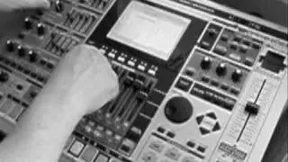 Vanderson Plays Some Tangerine Dream Sequences on the MC-909