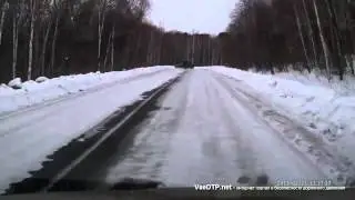 26.02.2015 Хабаровск. Элитный кроссовер развернуло на ровном месте и вынесло на обочину