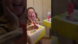 Siapa yang ultahnya sama kayak mama 18 agustus??