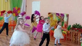 Старшая группа "Сказка" Танец "Мама Миа"