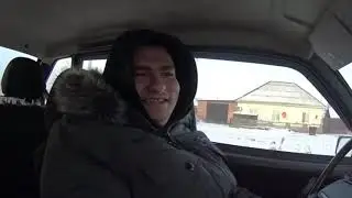 Руслан Гительман учится водить машину