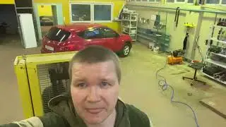 Первая машина на подъемнике!!!!