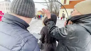 Võru keskväljakul moodustati suur sõbrapäeva süda