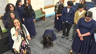 Los jóvenes reciben al Espíritu Santo 