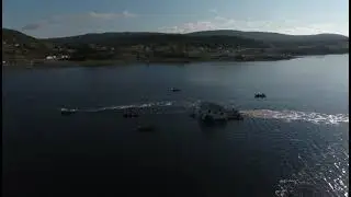 Шок! Семейная пара из Канады перенесла свой дом прямо по воде.
